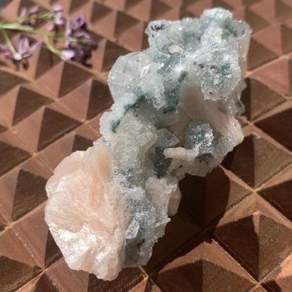 Dreaming Child Apophyllite, Stilbite, Chalcedony - Picture 3 of 7